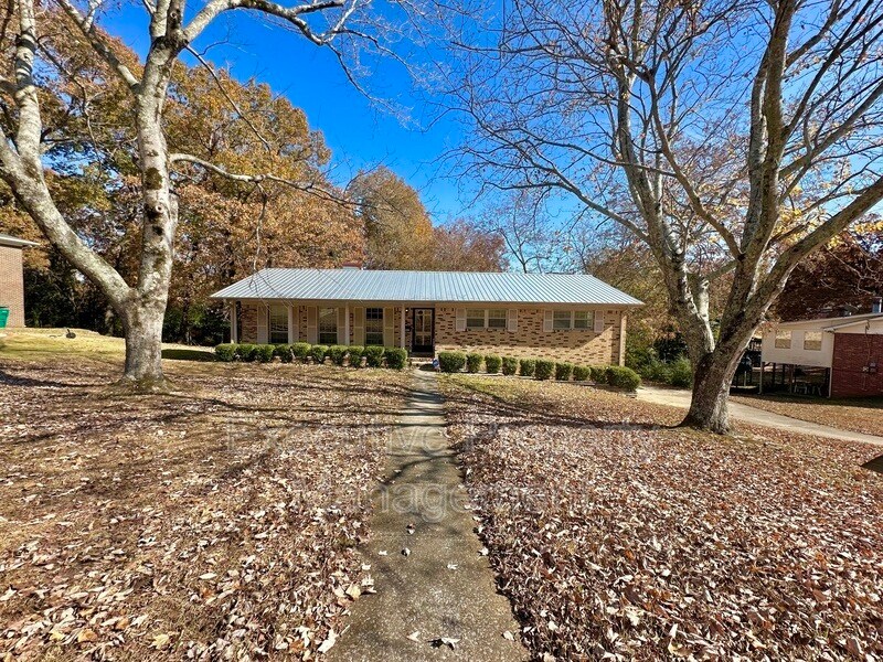 Foto principal - 2805 2nd Pl NW