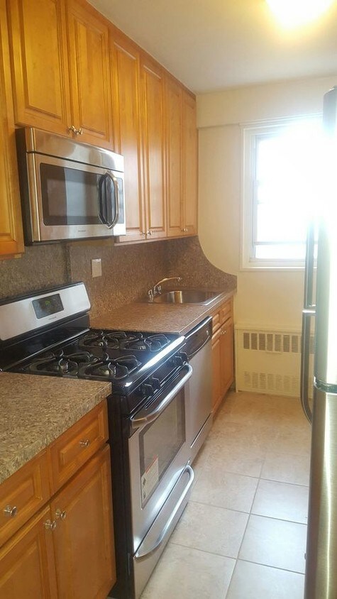 Primary Photo - 2940 Ocean Pkwy
