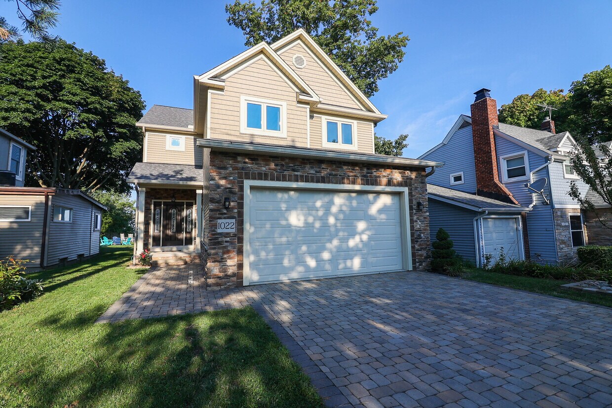 1022 Beachview Rd, Willoughby, OH 44094 House Rental in Willoughby