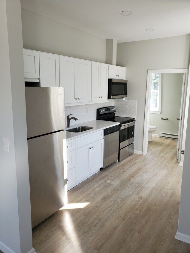 New Kitchen - 9 Pulaski St