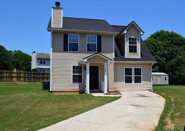 Foto del edificio - Room in Single Family Home on Woodwind Way