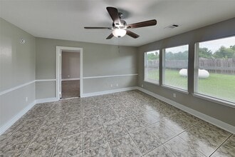 Building Photo - 430 Fishawk Way