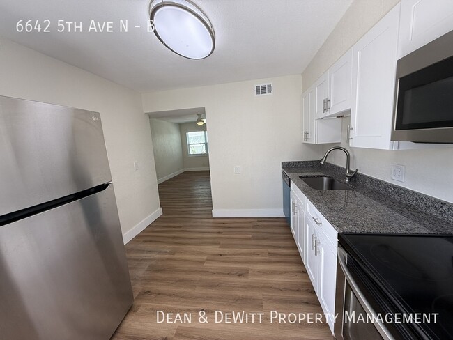 Foto del edificio - 6642 5th Ave N