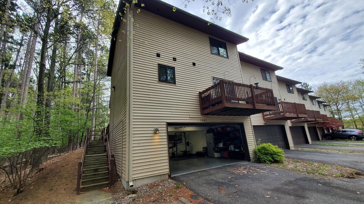 3887 Emily Ln, Traverse City, MI 49686 House Rental in Traverse City