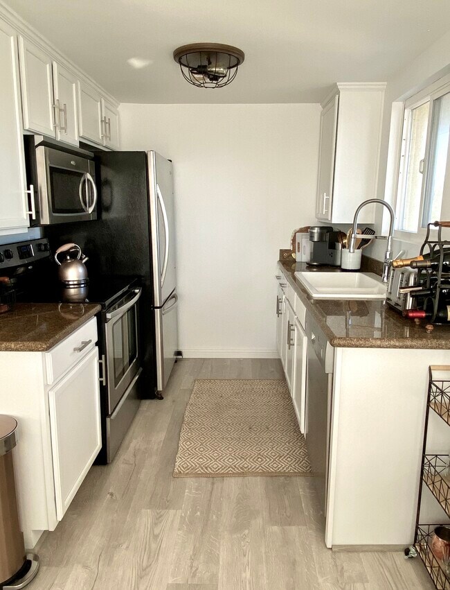 Foto del edificio - 4205 Lamont St