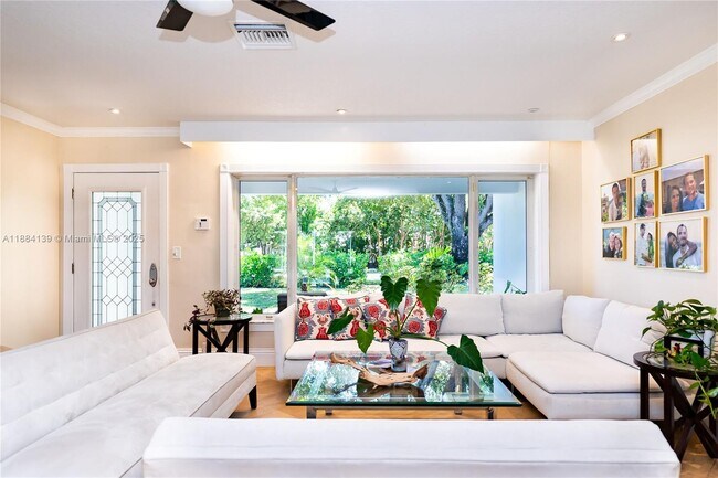 Foto del edificio - 1529 Bayview Dr