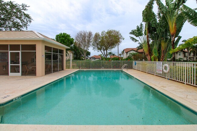 Foto del edificio - ** WATERFRONT HOME WITH DOCK ** SEE DOLPHINS & MANATEES FROM YOUR PRIVATE DOCK ** 2-BED/2-BATH SI...