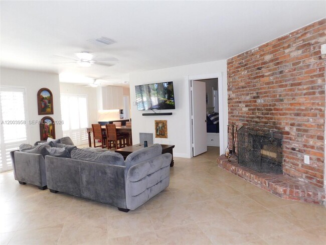 Foto del edificio - 108 NE 30th St