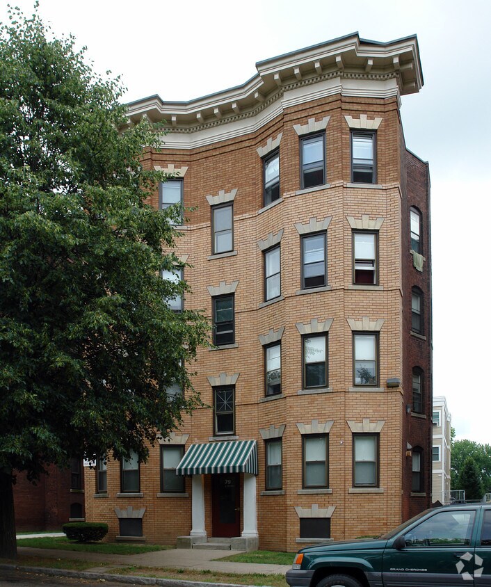 Primary Photo - 79-83 Belle St