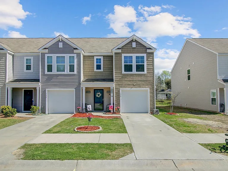 Primary Photo - 124 Gaura Ln
