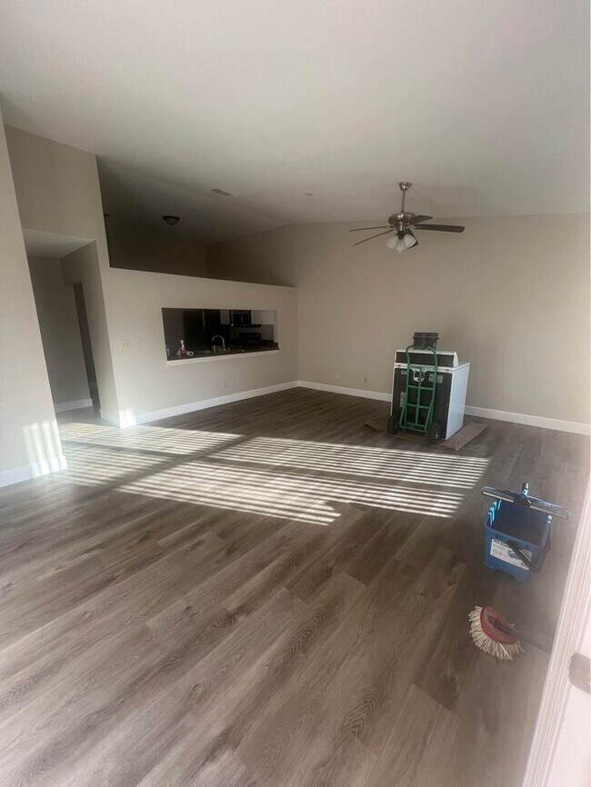 Main Living Room - 2842 Stoneway Ln