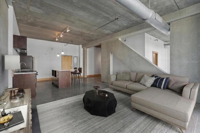 Building Photo - 345 N 6th Ave