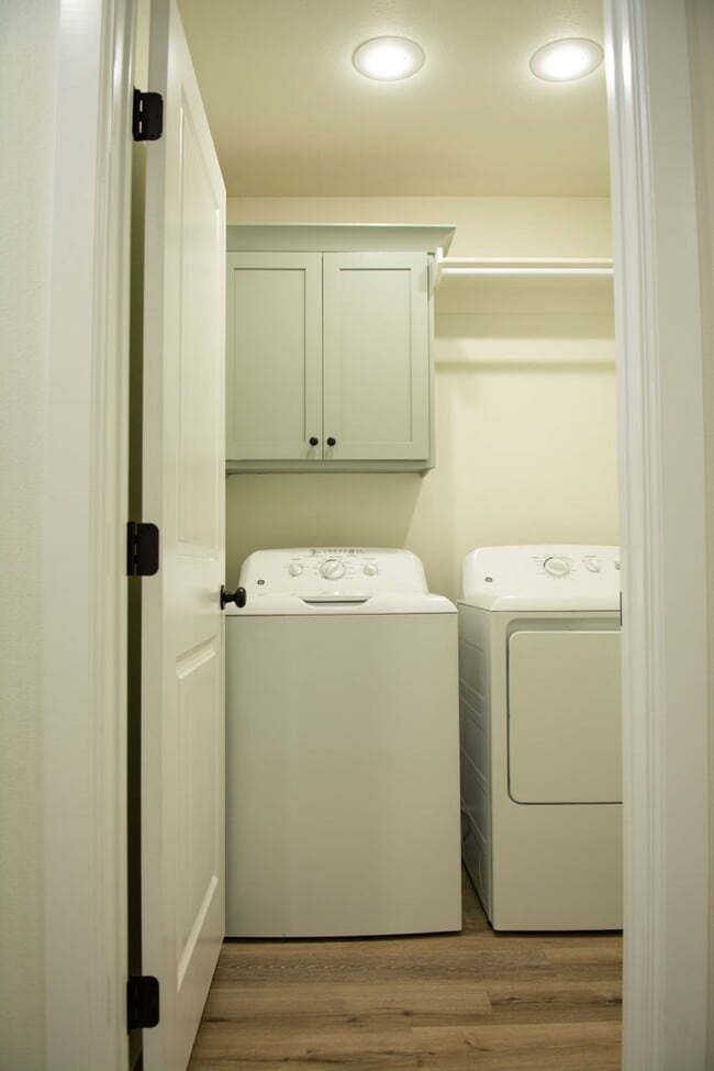 Photo - Newer Townhouse in the heart of West Fork !