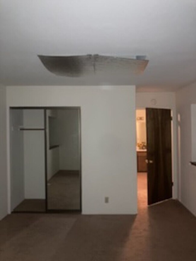 Foto del edificio - Room for rent in Davis