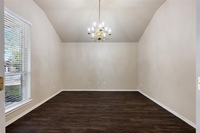 Foto del edificio - 4009 Veiled Falls Dr