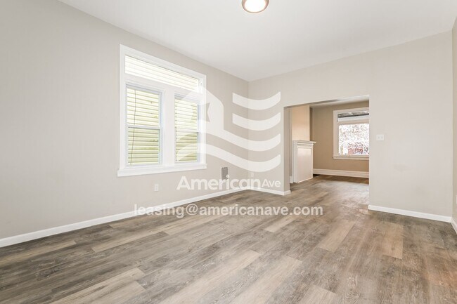 Foto del edificio - 519 McClintock Ave