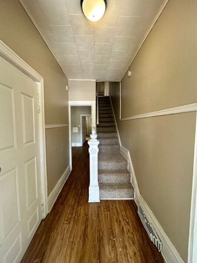 Foto del edificio - 5-bedroom Allison hill.