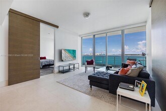 Building Photo - 1331 Brickell Bay Dr