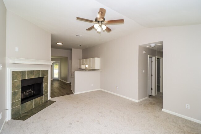 Building Photo - 3 Bedroom Brick Home in Oakland, TN