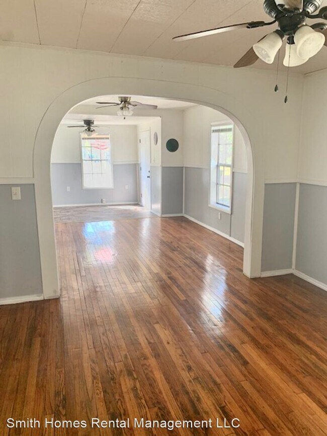 Building Photo - 2 br, 1.5 bath House - 1002 Belair St.