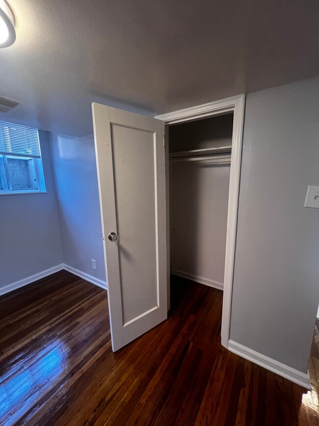 Building Photo - 6th Avenue Apartments