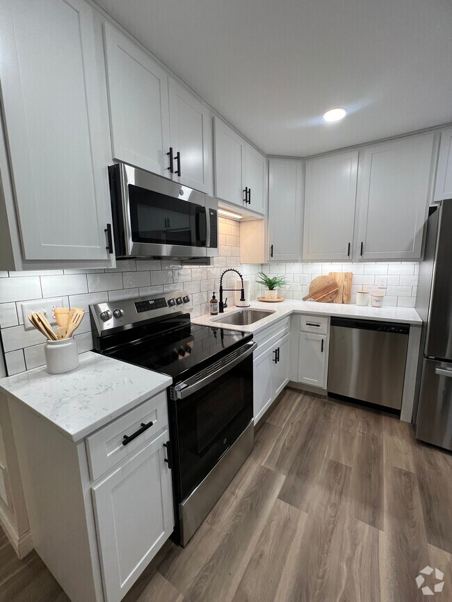 Highland House Manor Furnished Apartments for Rent Arnold, MO 1