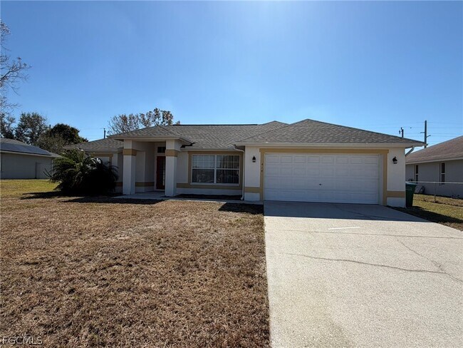 Building Photo - 414 SE 7th St