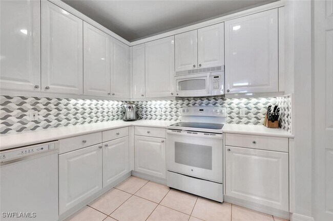 Foto del edificio - 375 5th Ave S