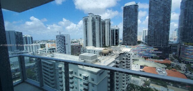 Foto del edificio - 1100S S Miami Ave