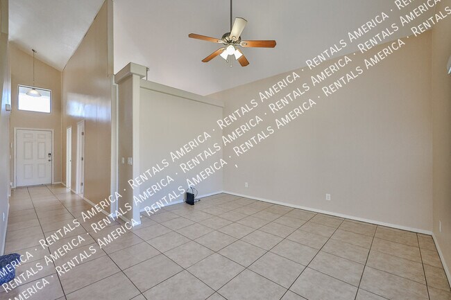 Foto del edificio - 16176 W Statler St