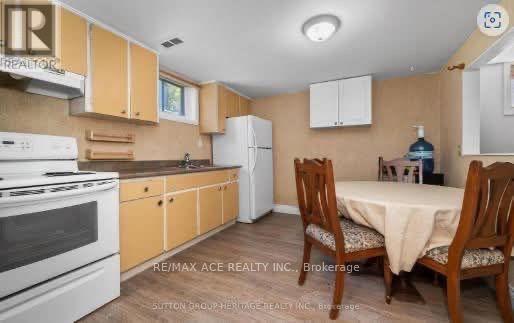 Building Photo - 127 Poplar Rd