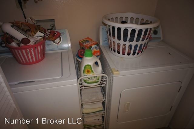 Building Photo - 7665 Sugar Bend Dr