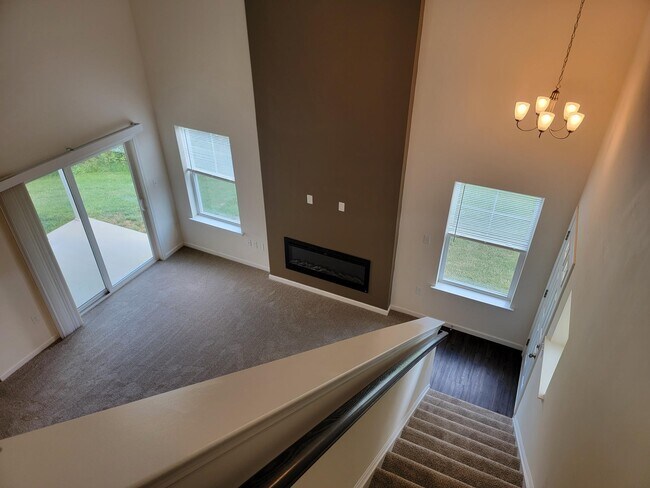 Foto del edificio - 30 Rollins Ln