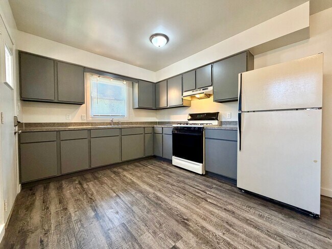 Foto del edificio - 487 84th St SW