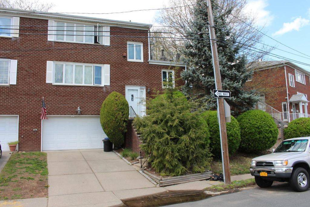 Primary Photo - 833 Hylan Blvd