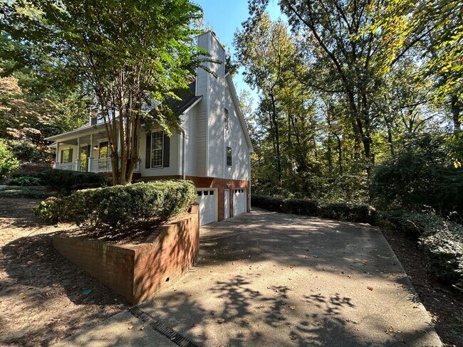 Building Photo - 804 Tulip Poplar Dr