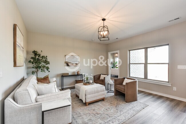 Foto del edificio - Fantastic 4bd/2ba home! Coming soon!