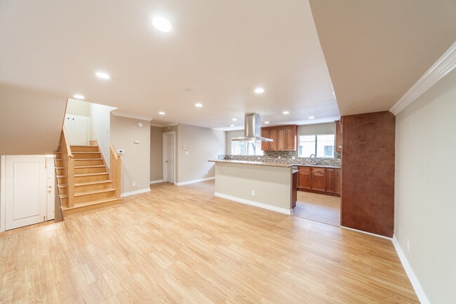 Foto del edificio - 5276 Lindley Ave