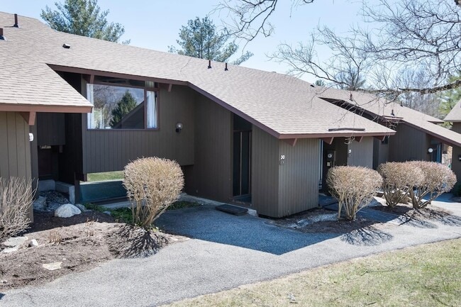 Building Photo - 59-30 Murray Hill Heights Dr