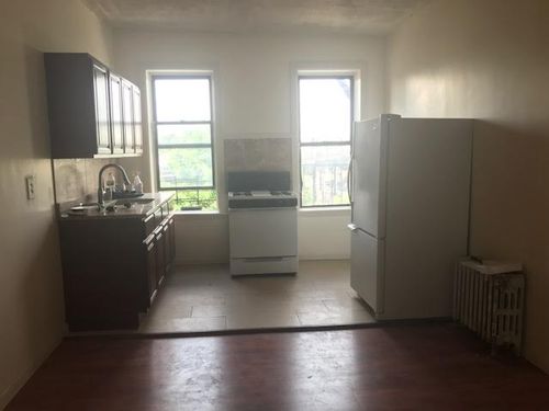 Foto principal - 651 Elton St