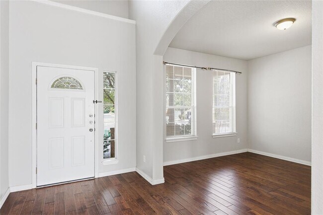 Foto del edificio - 4410 Meadowside Ln