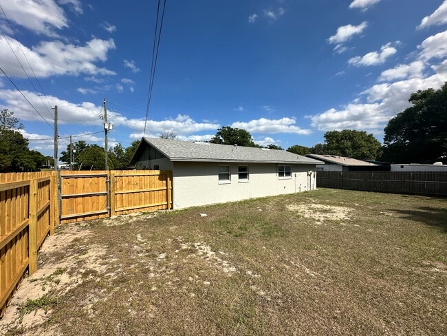 Building Photo - 32737 Vista Ave