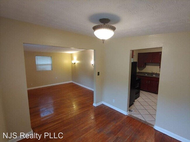 Building Photo - 3 br, 1 bath House - 1125 W. 29th St.