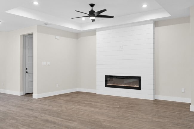 Building Photo - 257 Bentwood Dr