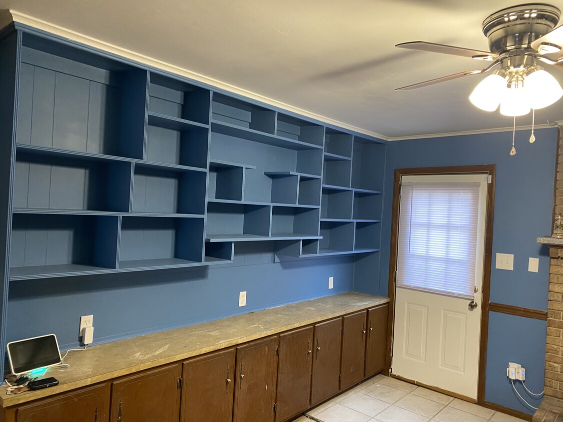 Lots of storage - 3108 Trent Rd