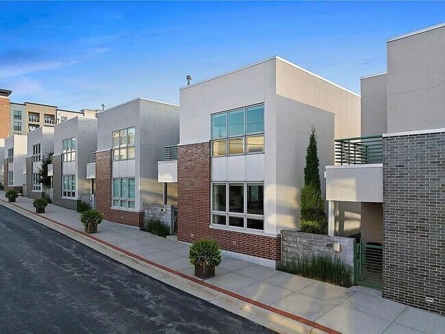 Foto del edificio - Spacious 2BR Condo in Kansas City