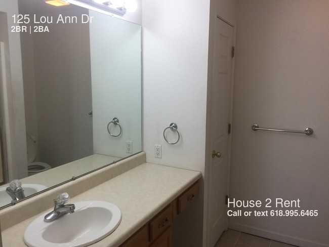 Building Photo - 125 Lou Ann Dr