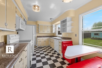 Building Photo - 918 Grant Ave