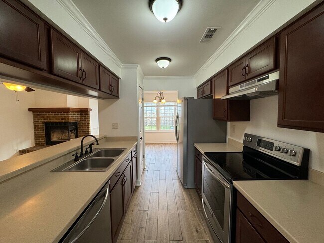 Foto del edificio - Cozy 3BR Townhome!