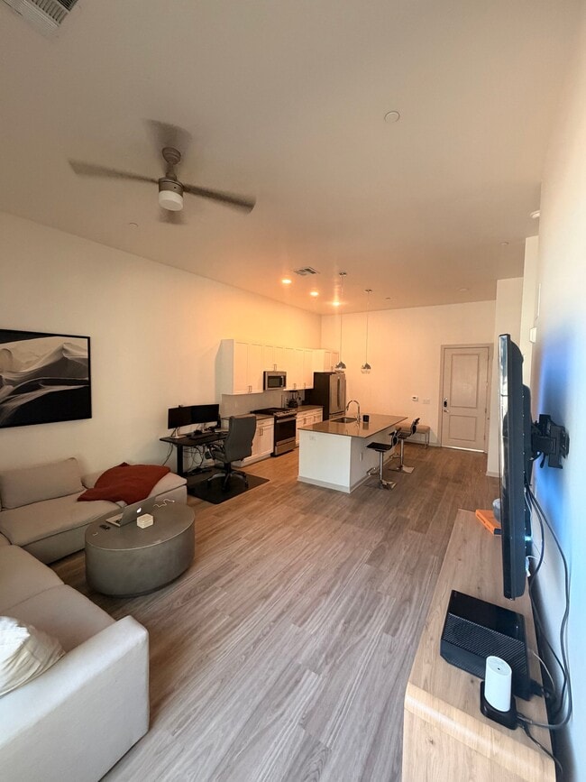 Building Photo - 8688 E Raintree Dr